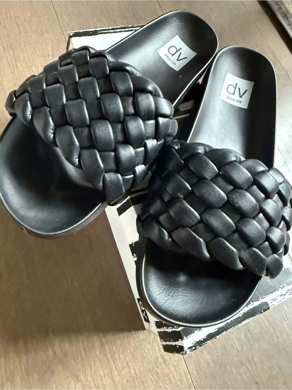 NIB DV by Dolce Vita Paddy Faux Leather Woven Sandals Black Shoes Braided New